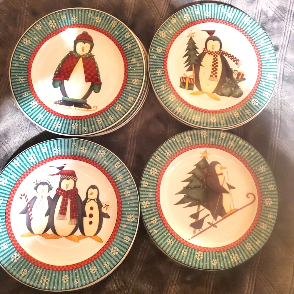 Sakura Christmas Penguins 8" Desert Set